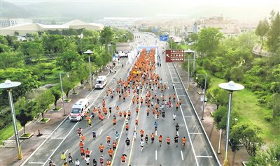 “体育＋”聚势  “流量”变“留量”|平塘县|篮球队|平塘篮球队|篮球|广西_新浪体育_新浪新闻